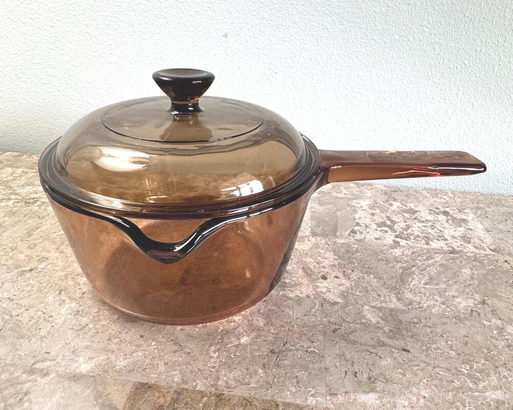 Vintage 1L Corning Amber Visions ware cookware saucepan with lid and spout